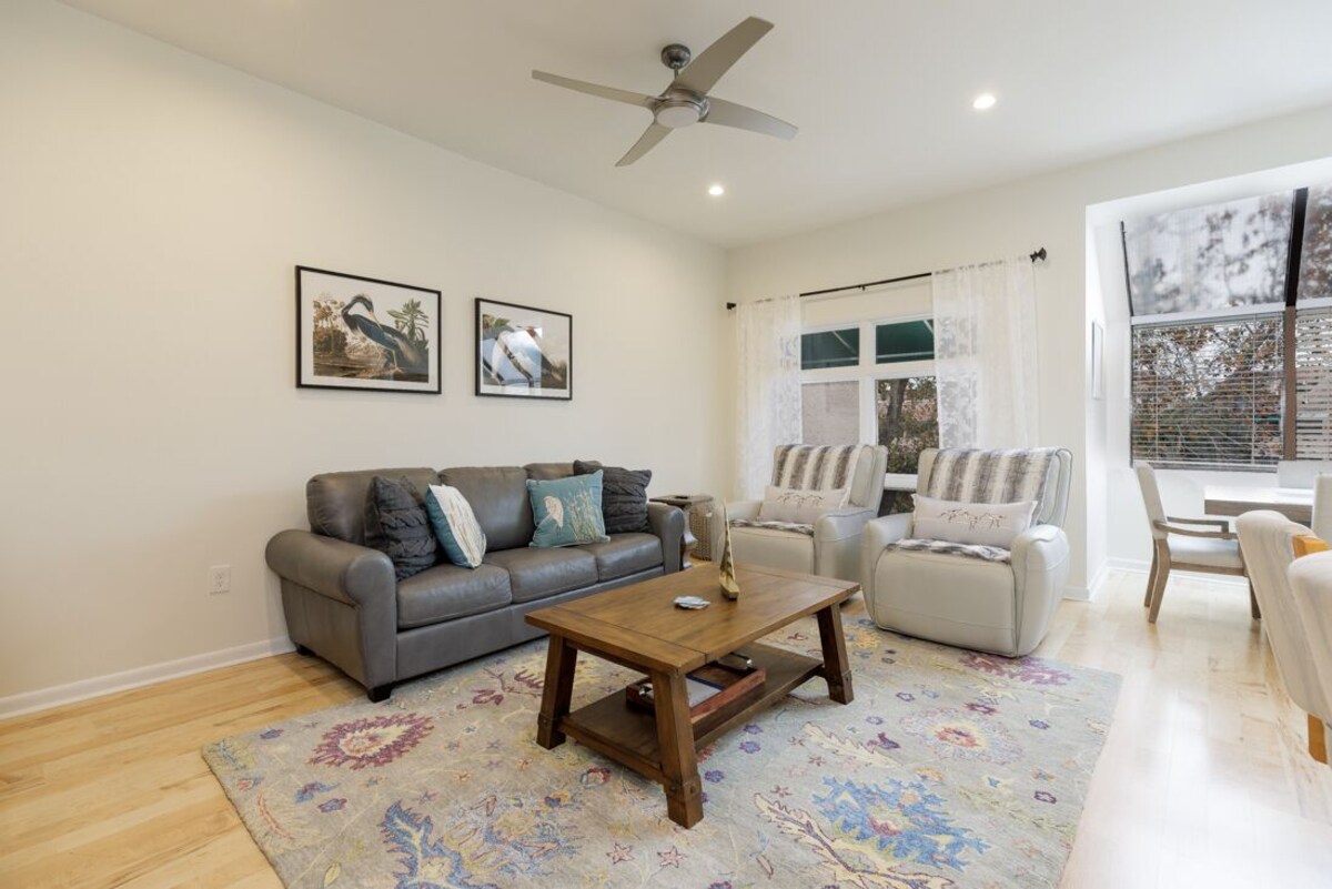 7454 Anchorage: Spacious Villa, Pet Friendly, Close to Marina, Free Bikes