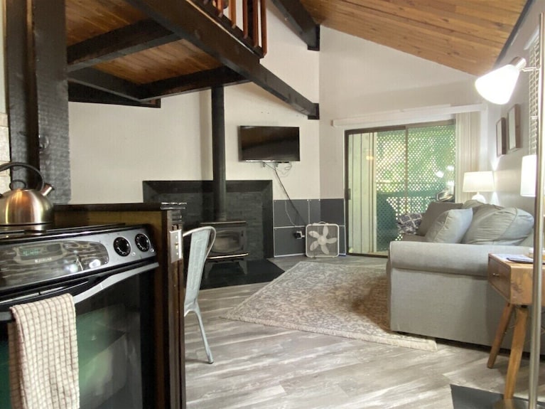 Winter Ski Haven & Summer Mountain Retreat - Montana