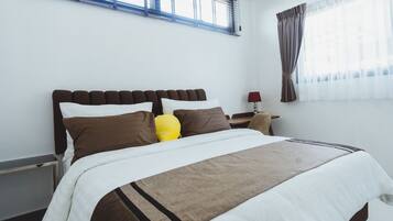 2 Schlafzimmer, Schreibtisch, Reisekinderbett, kostenloses WLAN