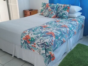 2 habitaciones, tabla de planchar con plancha, wifi y ropa de cama 