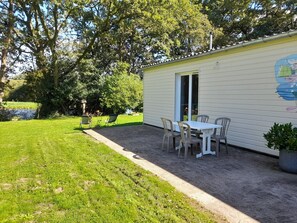 تناول الطعام بالخارج