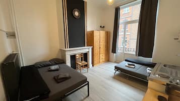 Minibar, décoration personnalisée, ameublement personnalisé, bureau