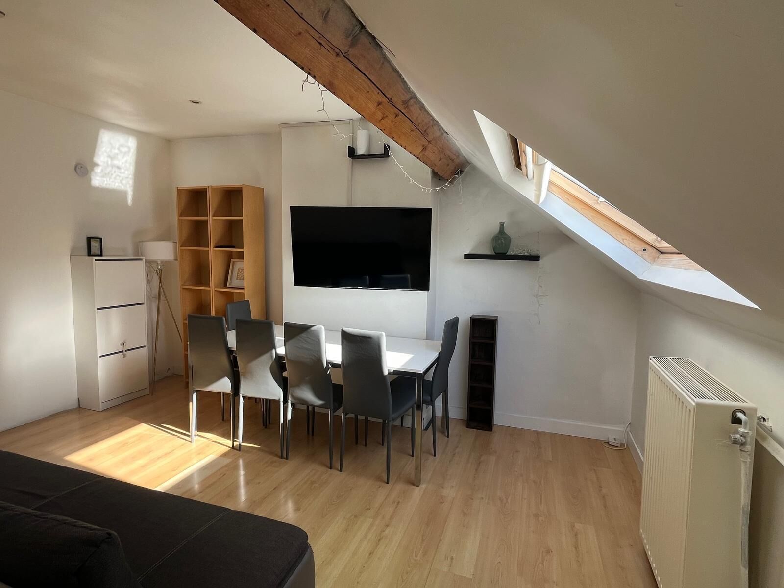 Eenvoudig appartement | Woonruimte | Smart-tv
