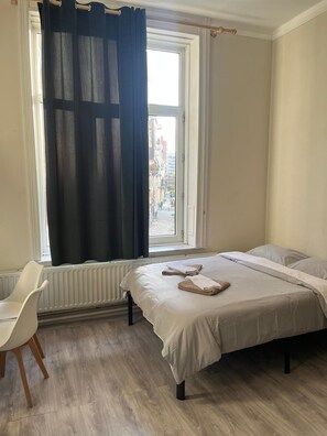 Basic-Zimmer | Minibar, individuell dekoriert, individuell eingerichtet, Schreibtisch