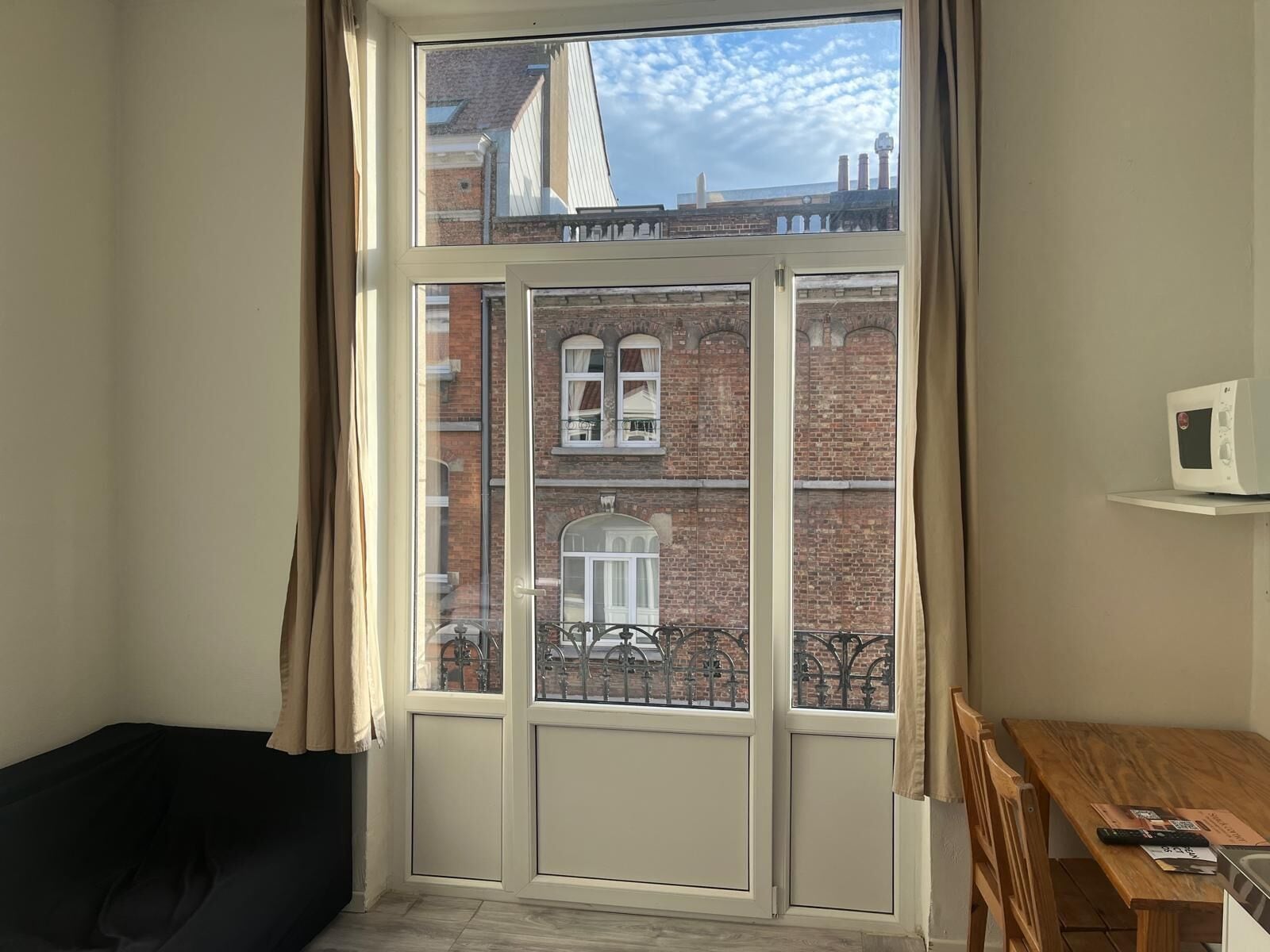 Minibar, individually decorated, individually furnished, desk