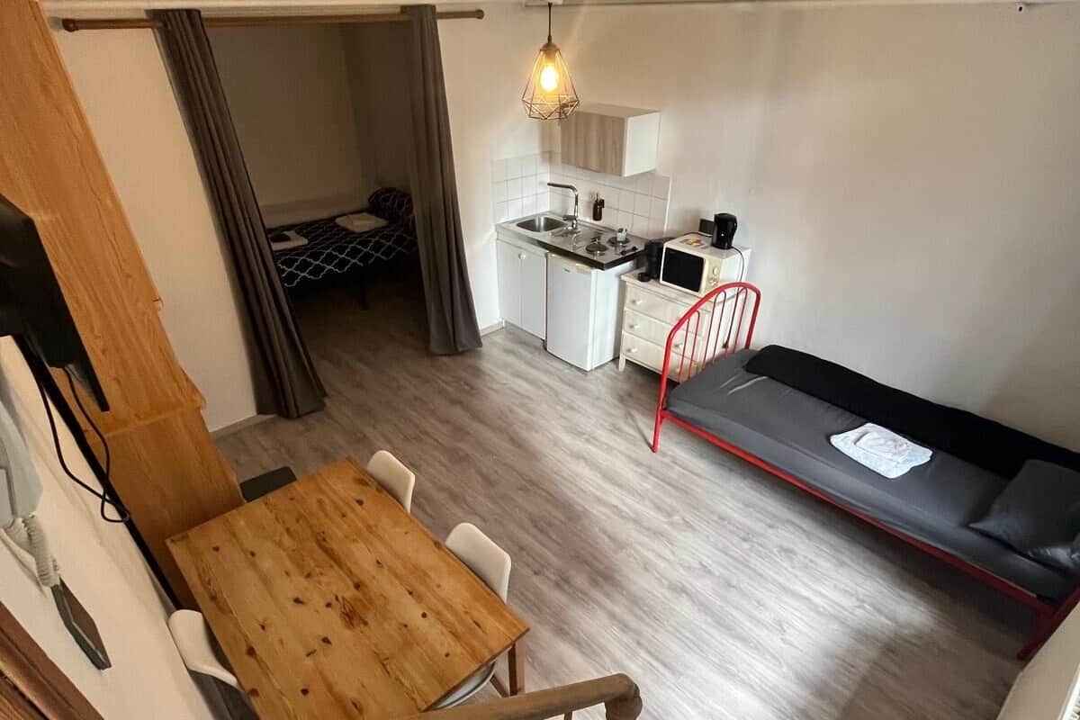 Chambre | Minibar, décoration personnalisée, ameublement personnalisé, bureau