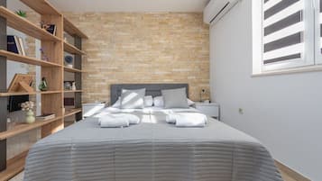 3 bedrooms, free cots/infant beds, bed sheets