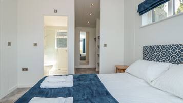 2 bedrooms, individually decorated, individually furnished, free WiFi