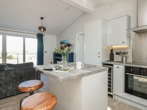 냉장고, 식기 세척기, 전기 주전자, 토스터