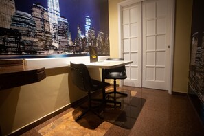 Deluxe Suite | Living area