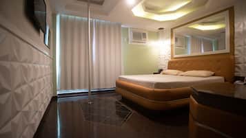 Deluxe Double Room | 2 bedrooms, free WiFi