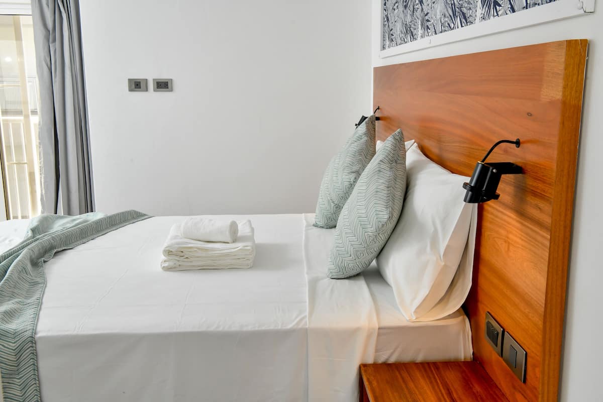 Room | Free WiFi, bed sheets
