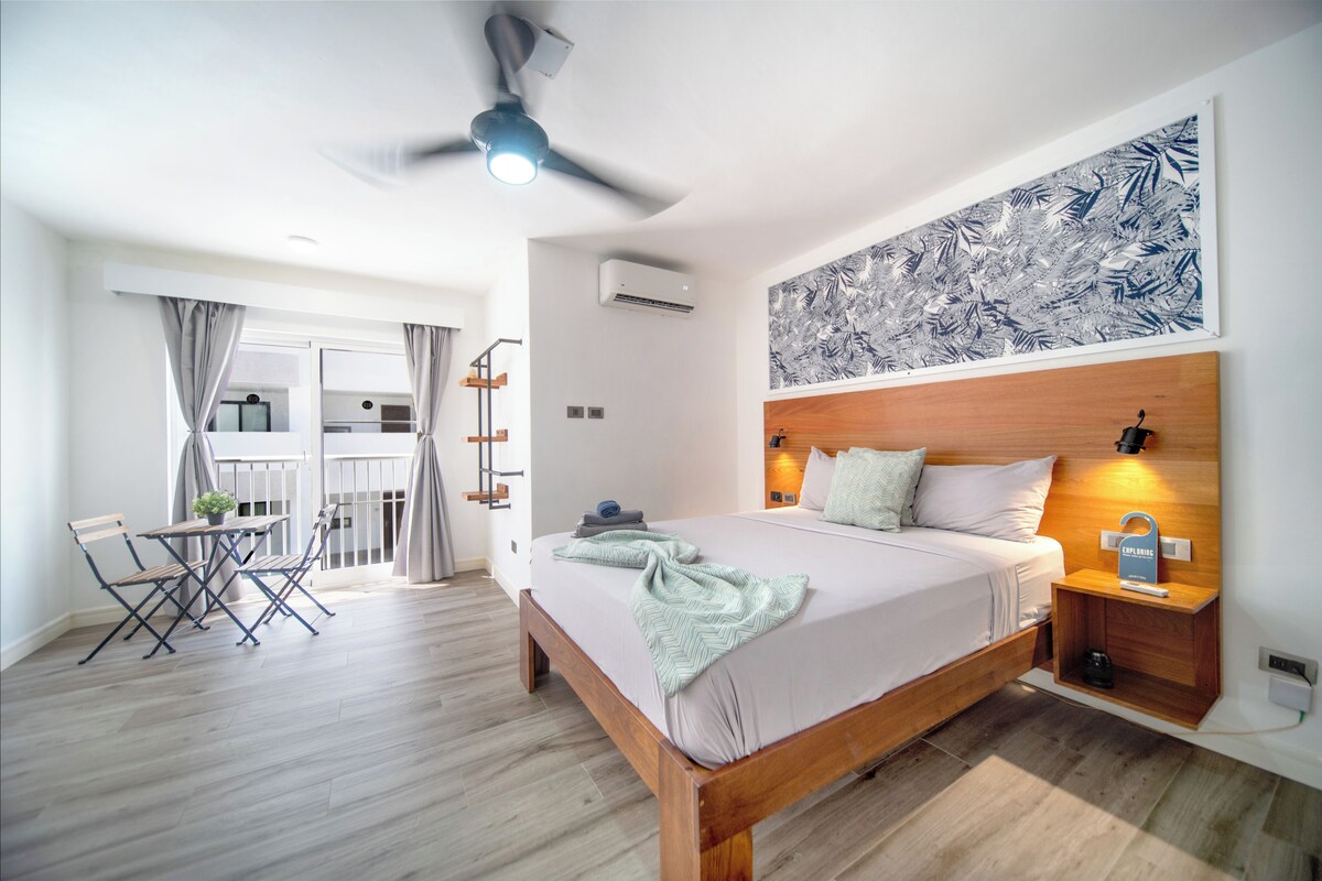 Room | WiFi (free), bed sheets