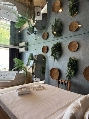 Mirror House with Jacuzzi | Individualmente mobiliados, Wi-Fi de cortesia