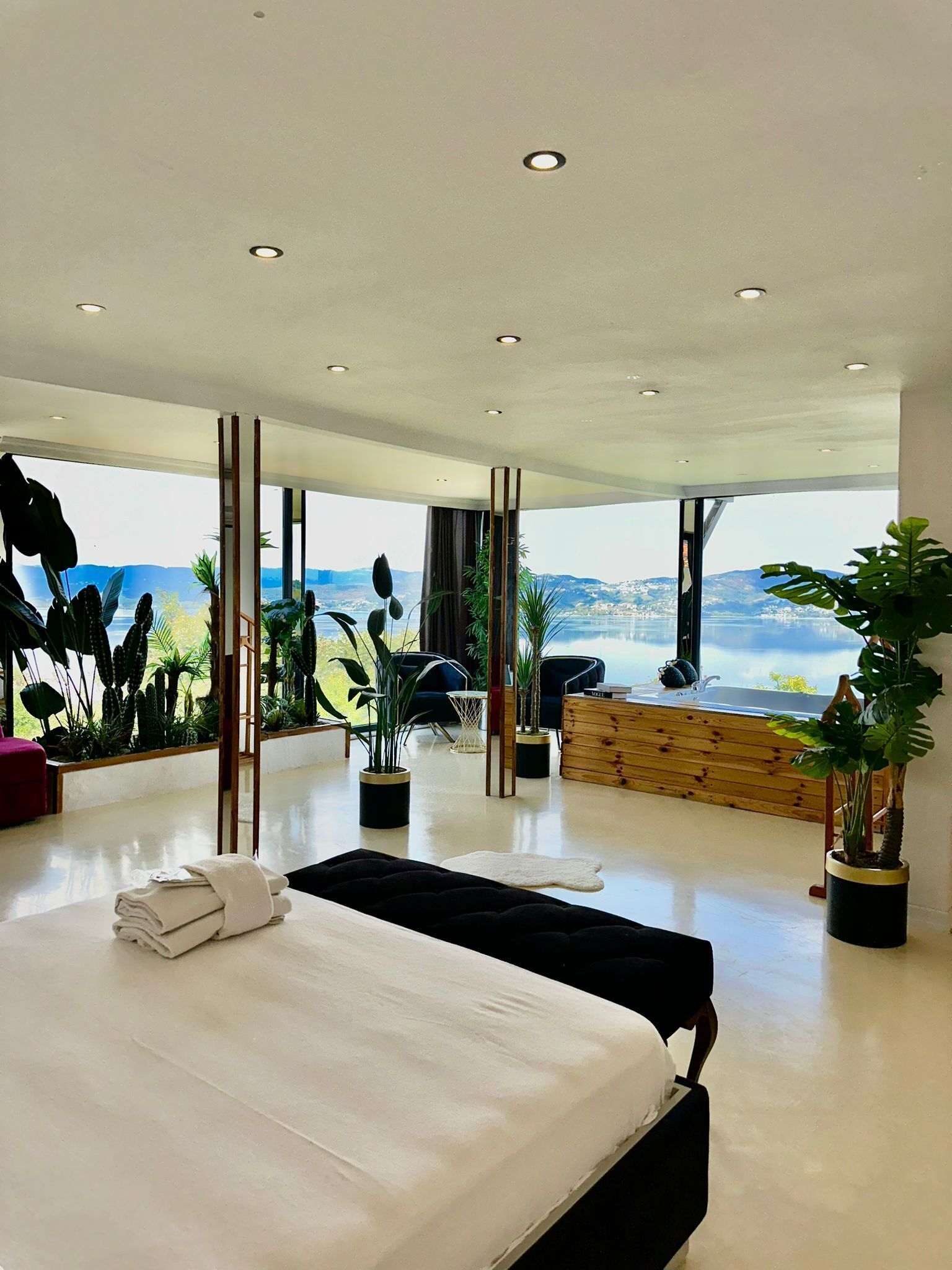 Infinity Suite Room | 각각 다르게 가구 비치, 무료 WiFi