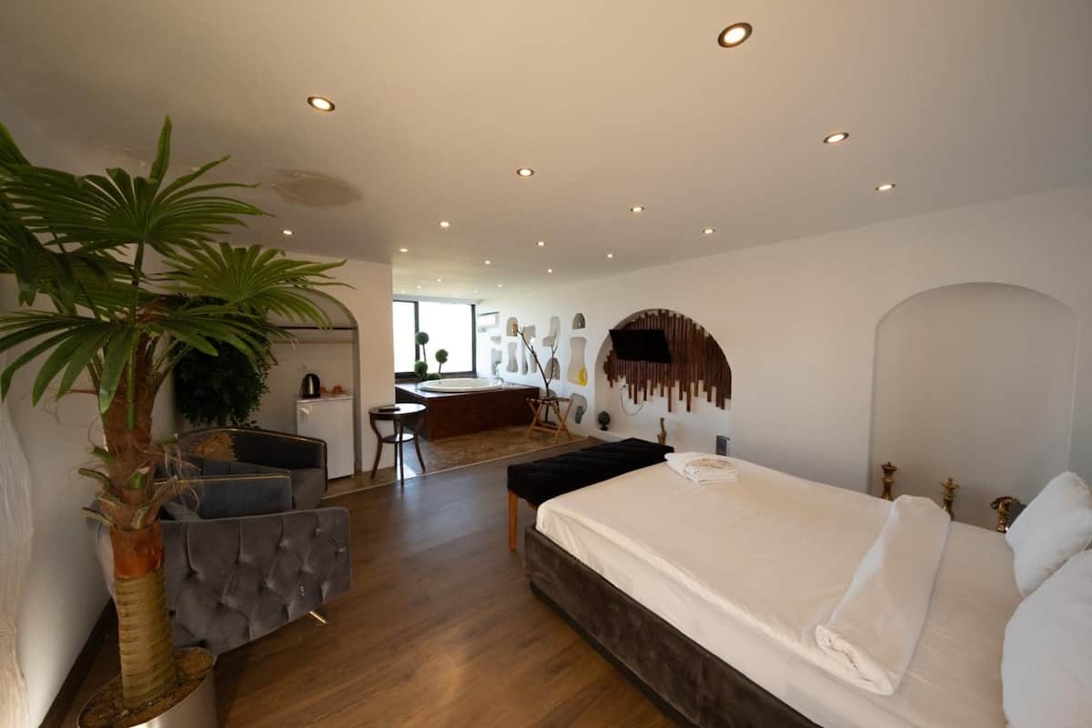 Deluxe Room with Jacuzzi | 1 slaapkamer, individueel gemeubileerd, gratis wifi