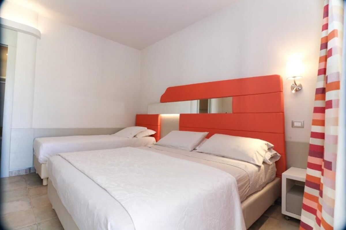 In-room safe, blackout drapes, soundproofing, WiFi (free)