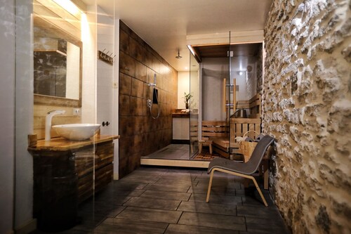 Stunning Old Town Getaway with Sauna!