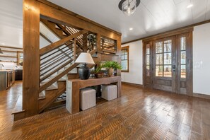 Interior - Blue Run- Blue Ridge GA (Blue Ridge)