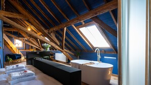 Literie de qualité supérieure, coffres-forts dans les chambres, bureau
