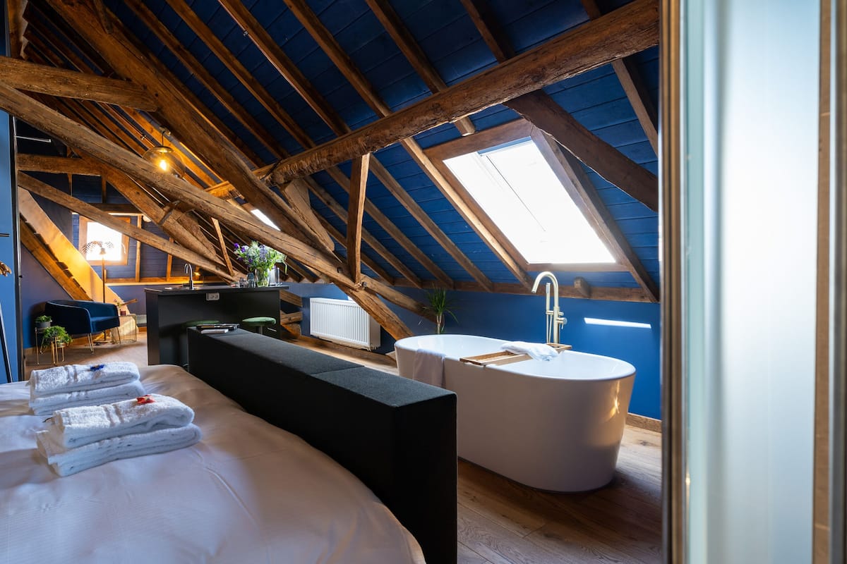 Suite Deluxe, 1 cama de matrimonio grande | Ropa de cama de alta calidad, caja fuerte, escritorio