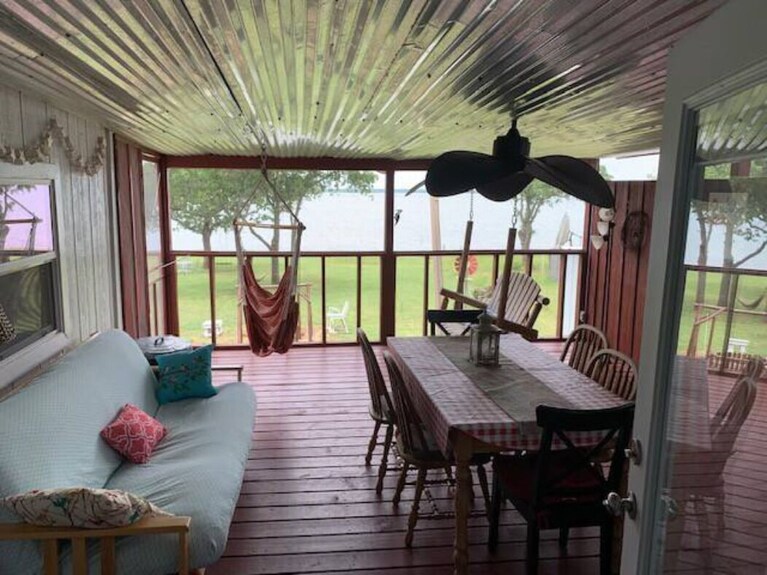 Lakefront Cozy Cottage - Texas