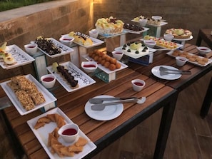Bao gồm bữa sáng buffet hàng ngày 