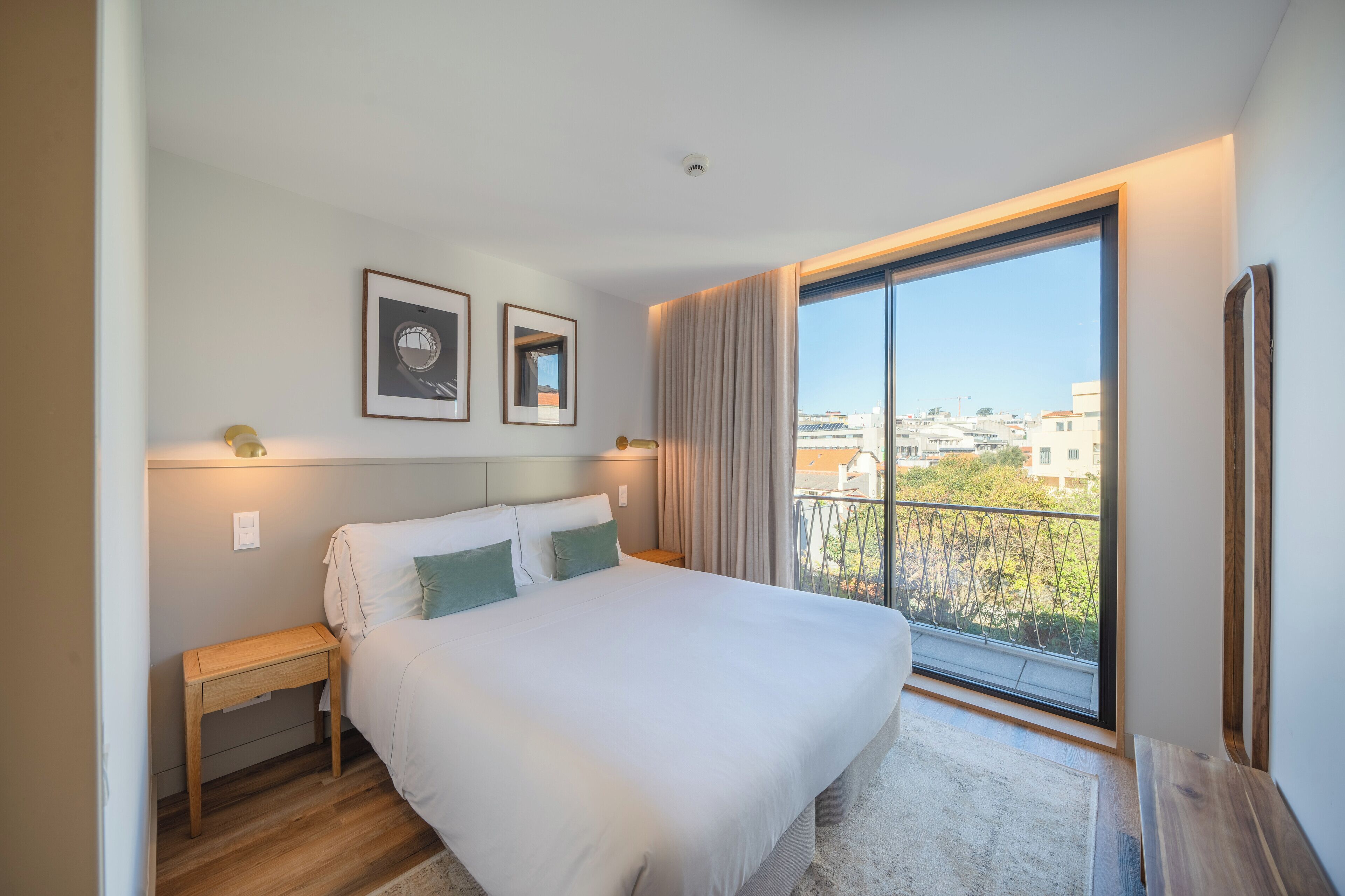 Individually decorated, desk, iron/ironing board, free WiFi