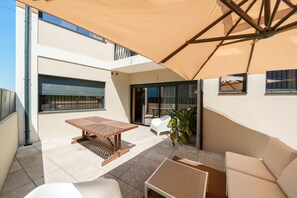 럭셔리 아파트 | 테라스/파티오