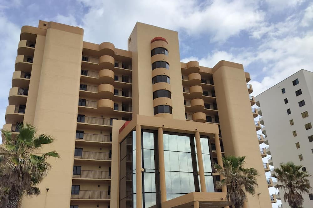 Tropic Shores Resort
