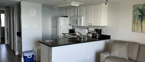 Tavanomainen huoneisto, 1 makuuhuone, valtamerinäköala | Yksityinen keittiö | Täysikokoinen jääkaappi, mikroaaltouuni, uuni, liesi