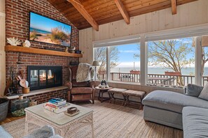 TV, fireplace, offices