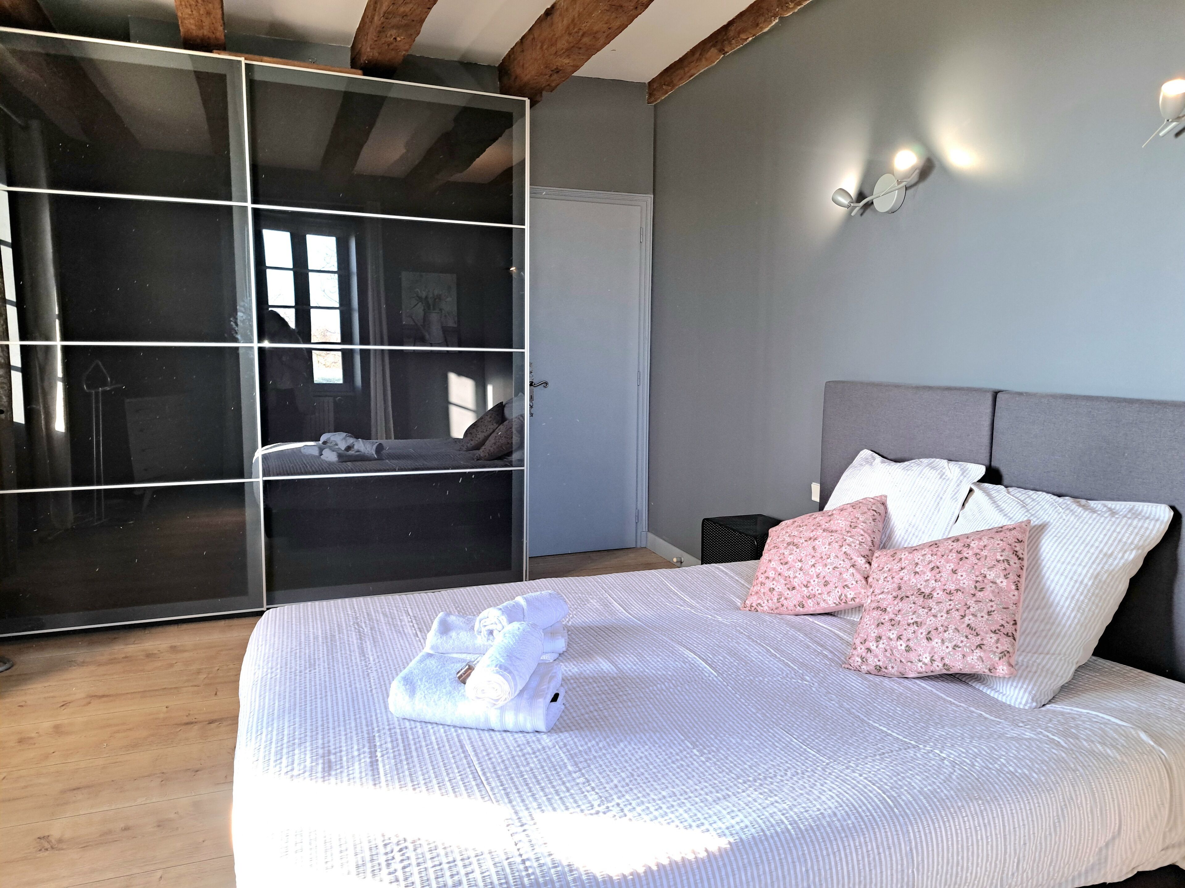 3 chambres, fer et planche à repasser, lit parapluie, Wi-Fi gratuit