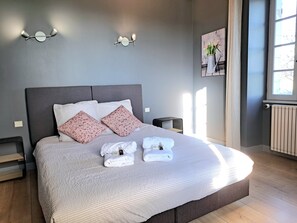 3 chambres, fer et planche à repasser, lit parapluie, Wi-Fi gratuit