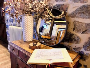 Interior - Casa Rural La Fontana de Pedroso, Descubre Cantabria y Cabarceno (CANTABRIA)
