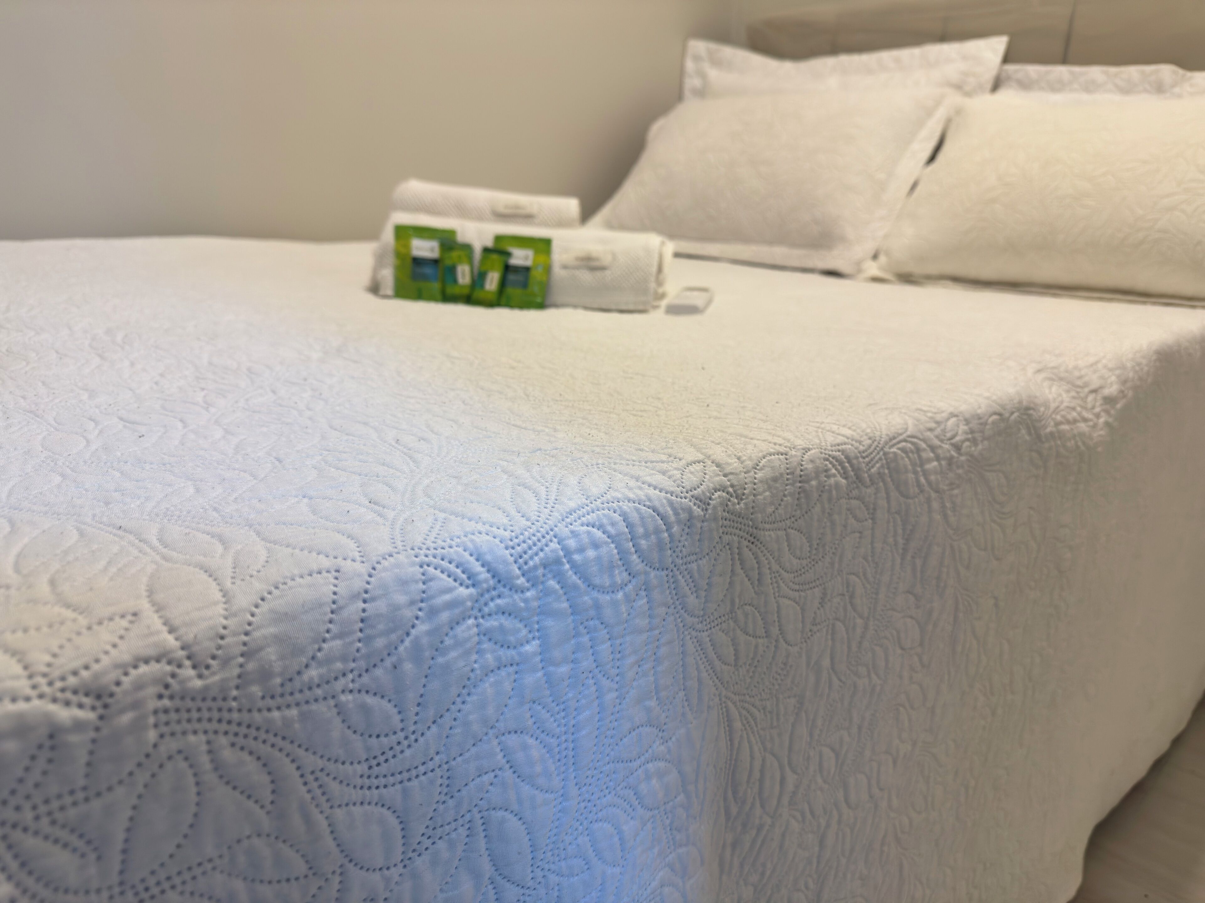 Ferros/tábuas de passar roupa, Wi-Fi, roupa de cama