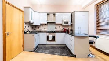 Mikrobølgeovn, ovn, kogeplade, opvaskemaskine