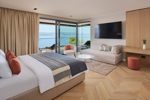 8 عدّة غرف نوم ومكواة/لوح كي وسرير سفر وواي فاي