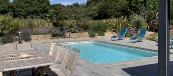 Maison Avec Piscine et Jacuzzi, à 10min du Centre Ville à Pieds. Parking Privé