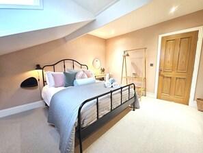 1 soverom, strykejern/-brett, wi-fi og sengetøy