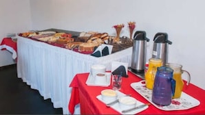Coffee and/or coffee maker - Pousada Brasil (Ouro Preto)