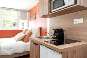 Fer et planche à repasser, Wi-Fi gratuit, draps fournis