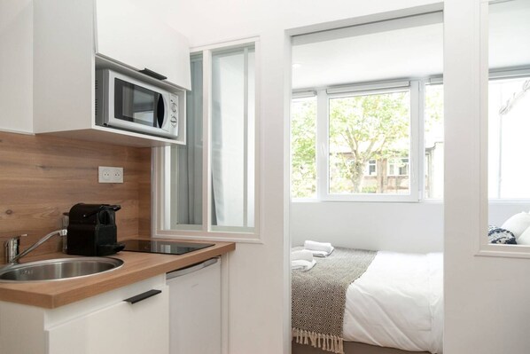 1 chambre, fer et planche à repasser, accès au Wi-Fi (inclus)