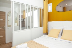 1 habitación, tabla de planchar con plancha, wifi gratis y ropa de cama 