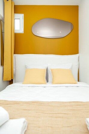 1 habitación, tabla de planchar con plancha, wifi gratis y ropa de cama 