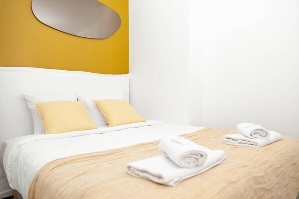 1 habitación, tabla de planchar con plancha, wifi gratis y ropa de cama 
