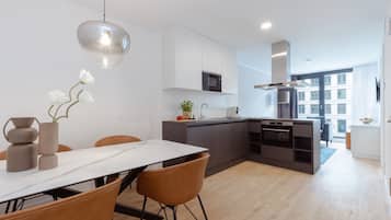 Suite ejecutiva, 1 habitación, para no fumadores | Servicio a la habitación