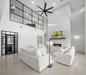 TV connectée, cheminée