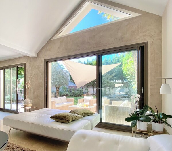 Interior - Modern house à 15 minutes away from Paris (Rueil-Malmaison)