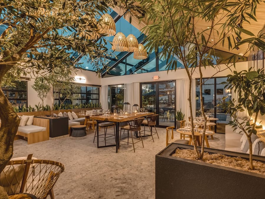 Breakfast, lunch, dinner served; pool views